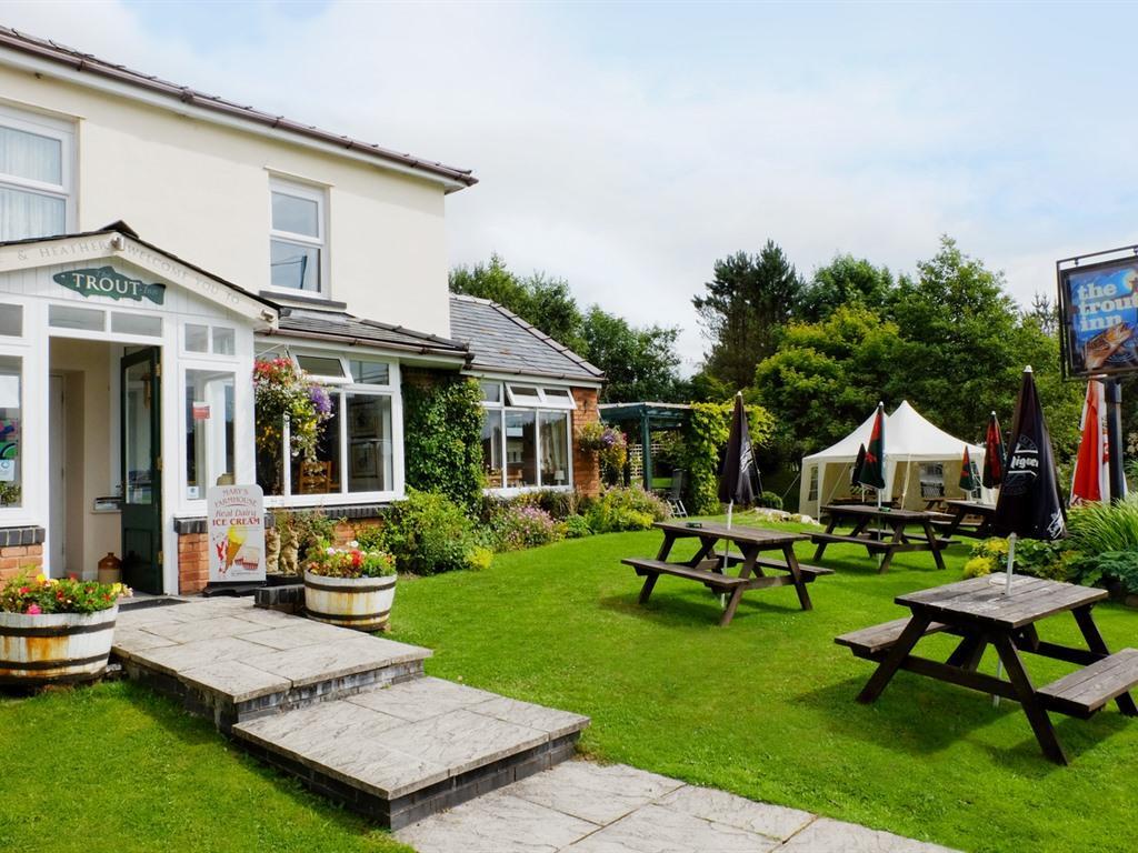 The Trout Inn Beulah Esterno foto